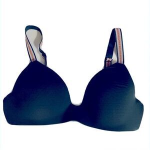 Victoria's Secret Black Seamless Bra Size 34D; never been worn!  NWOT!